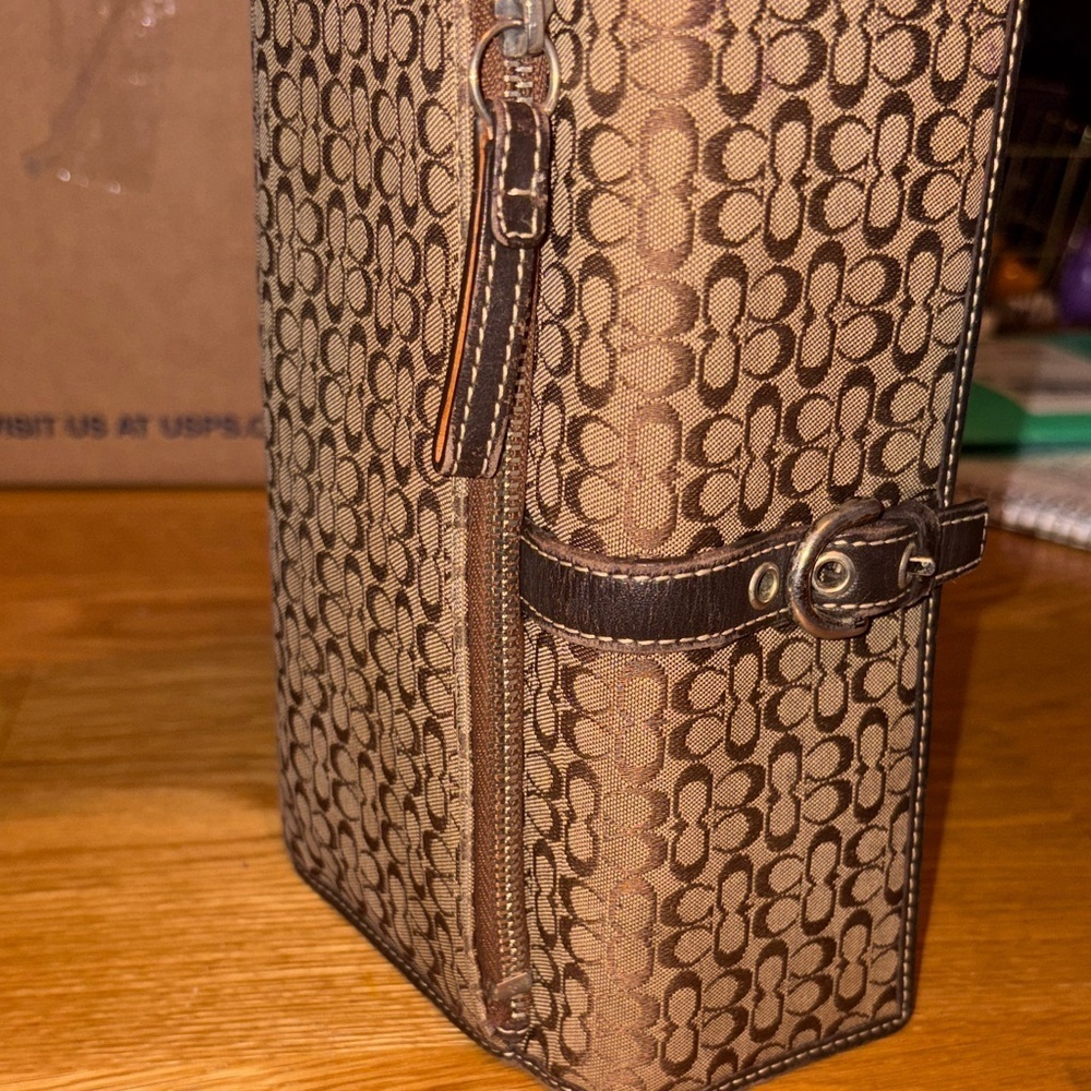 Y2K Vintage Coach Tan Monogram Snap Wallet - Picture 10 of 10